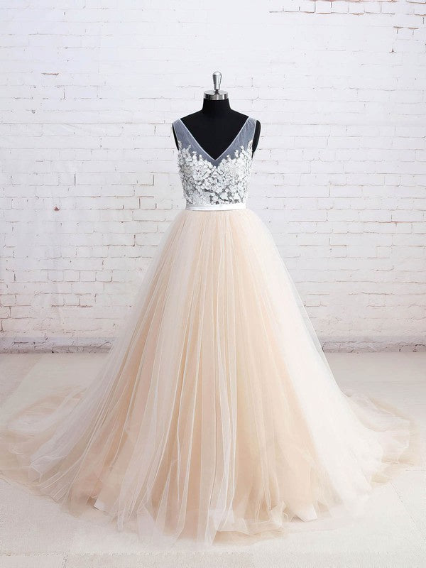 V-neck Tulle Court Train Wedding Dress with Appliques Lace - Ball Gown