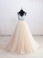 V-neck Tulle Court Train Wedding Dress with Appliques Lace - Ball Gown