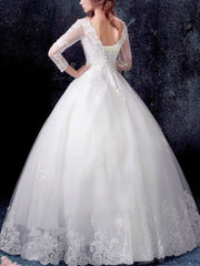 V-neck Tulle Floor-length Wedding Dress With Appliques Lace for Ball Gown