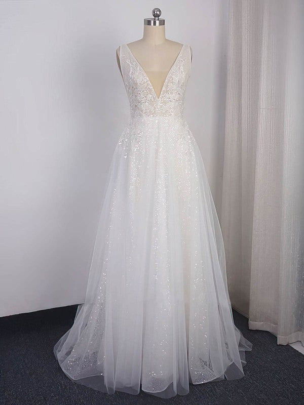 V-neck Tulle Sweep Train Ball Gown Wedding Dress With Appliques Lace
