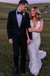White Mermaid Wedding Dress V-Neck With Lace Appliques-27dress