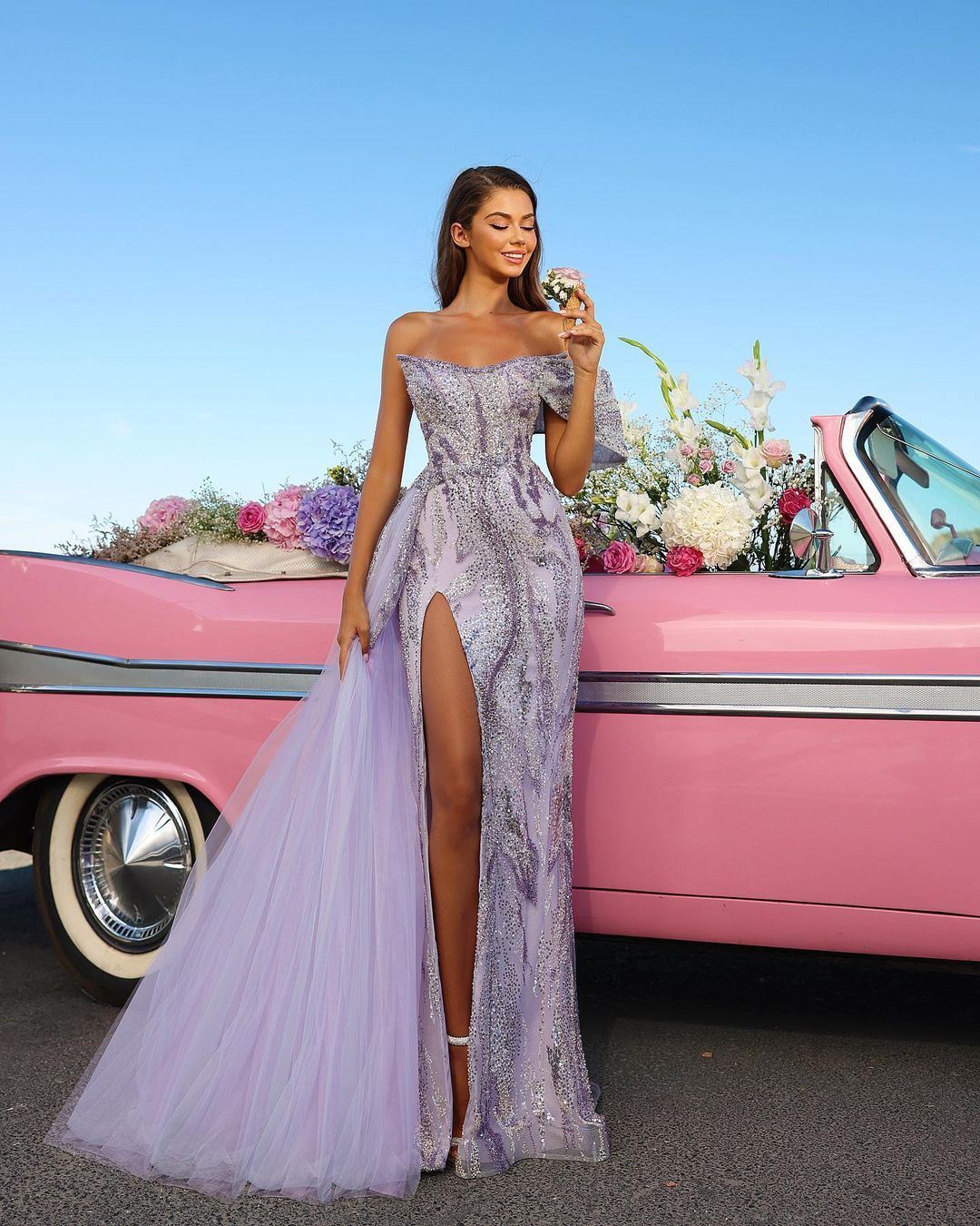 Unique Prom Dresses Stand Out At Prom