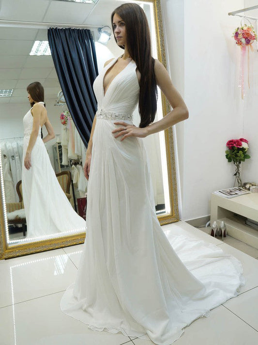 Cape vs Veil: Which Bridal Accessory Complements a Sleeveless Gown Best