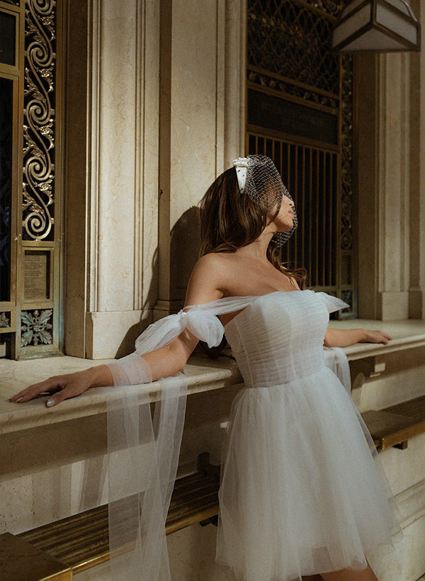 Modern Shourt A-Line Sleeveless Tulle Wedding Dresses