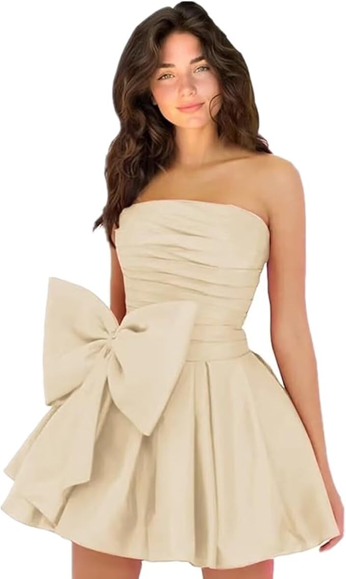 Chic Short A-line Sleeveless Strapless Ruched Lace Up Homecoming Dresses with Bow