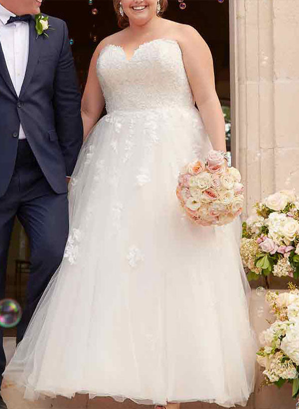 Ivory Sweetheart Tulle A-Line Wedding Dress with Lace Appliques and Court Train