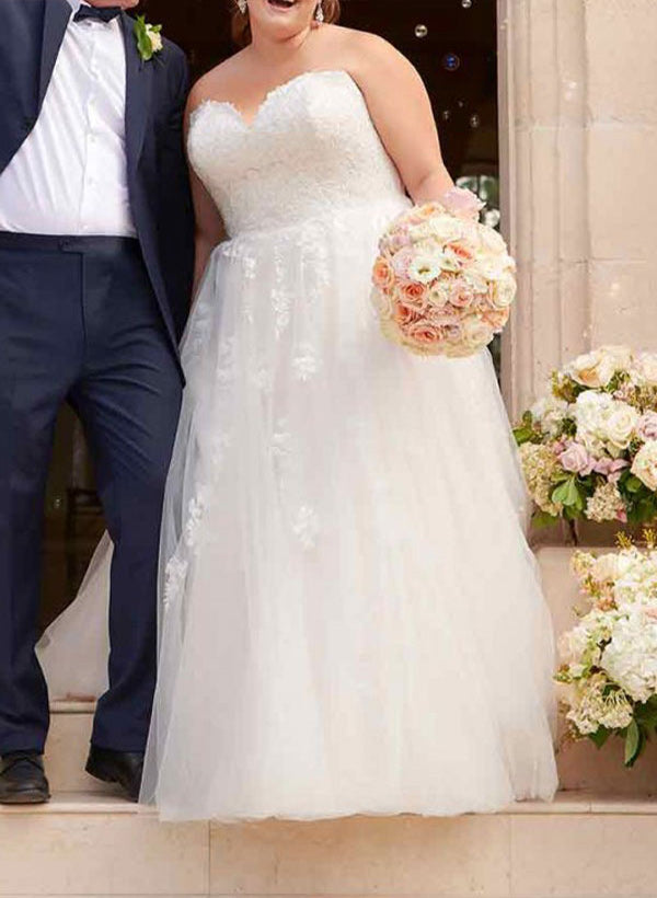 Ivory Sweetheart Tulle A-Line Wedding Dress with Lace Appliques and Court Train