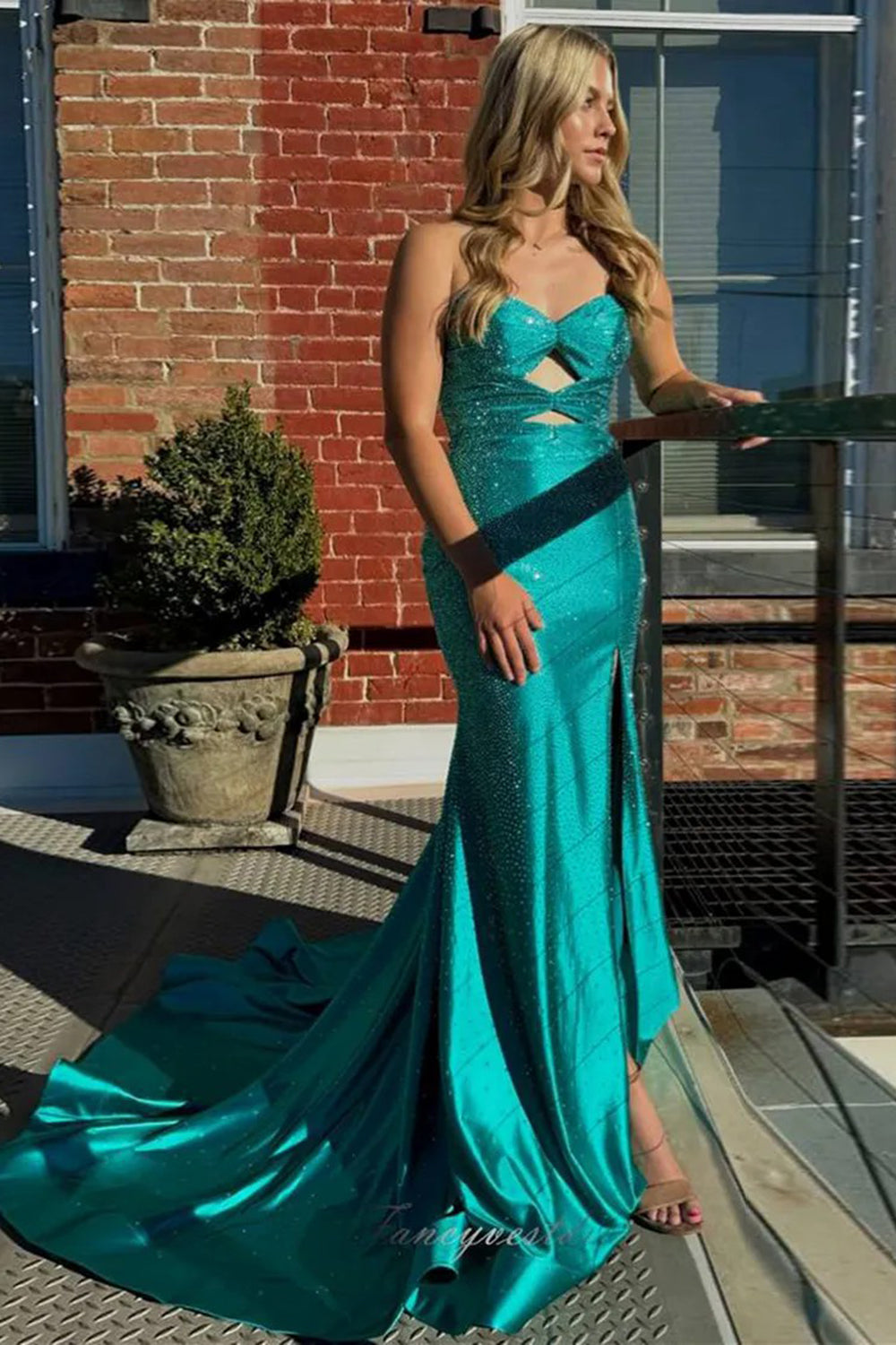 Sparkly Navy Sweetheart Mermaid Cut Out Long Prom Dress with Beading