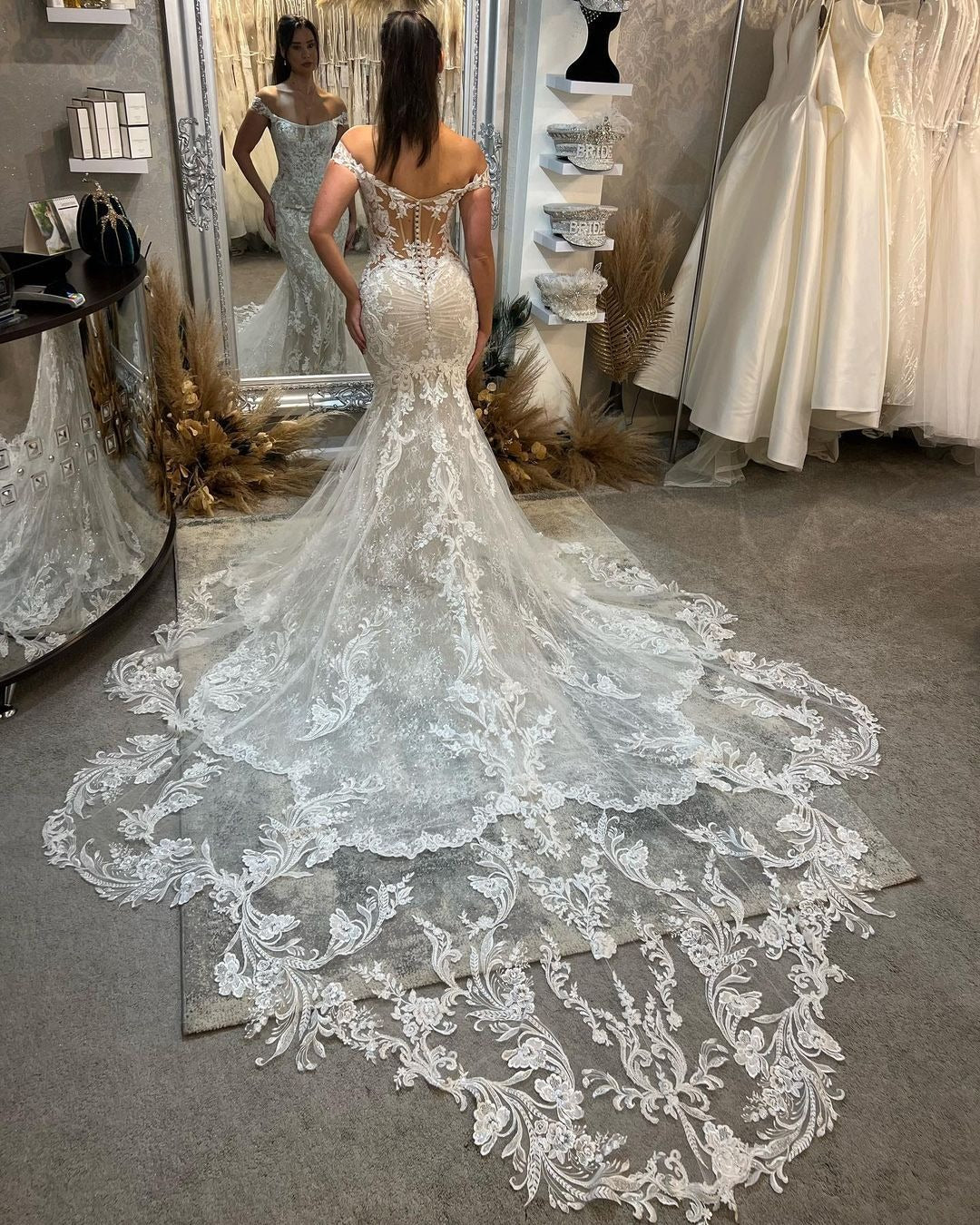 Sexy Mermaid Off-the-Shoulder Lace Long Wedding Dresses