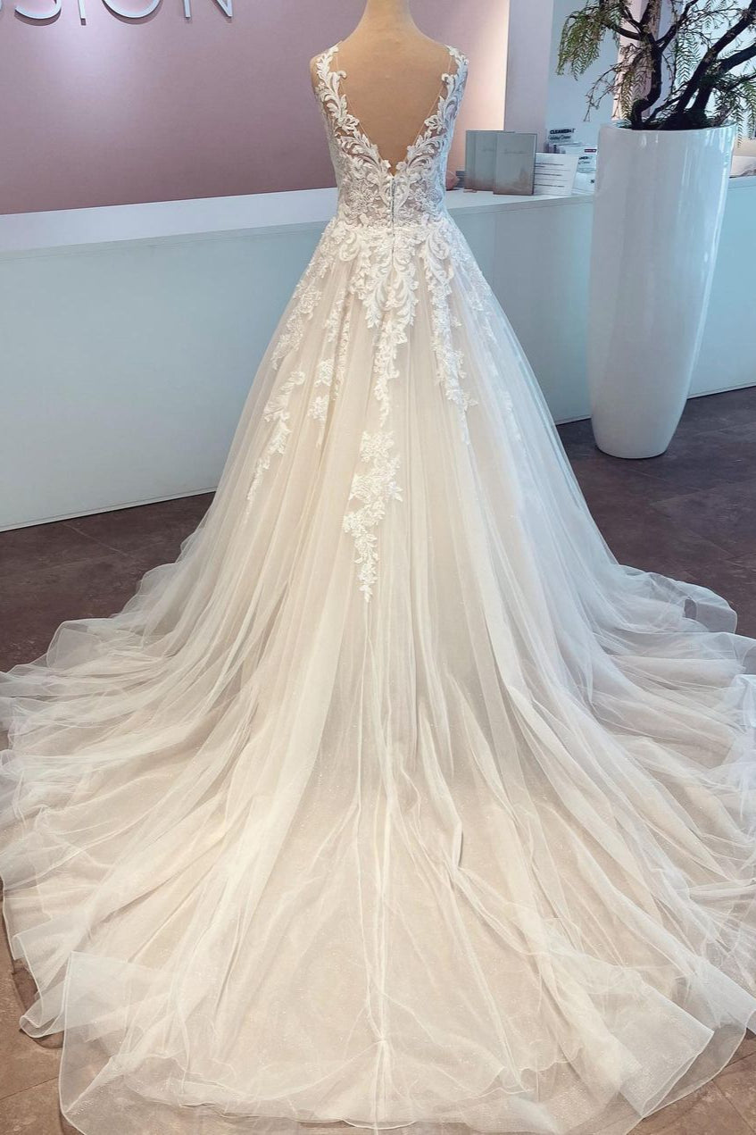 Beautiful Long Tulle Lace Sleeveless Bridal Gown main image 1
