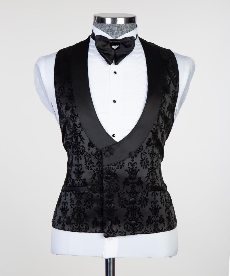 Black Jacquard Peaked Lapel Three Pieces Men Suits