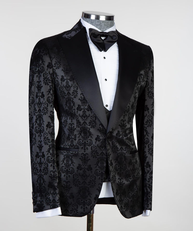 Black Jacquard Peaked Lapel Three Pieces Men Suits