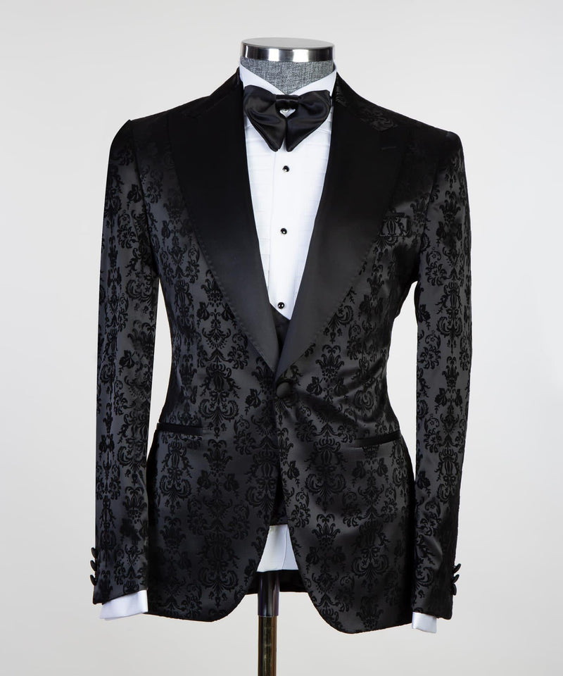 Black Jacquard Peaked Lapel Three Pieces Men Suits