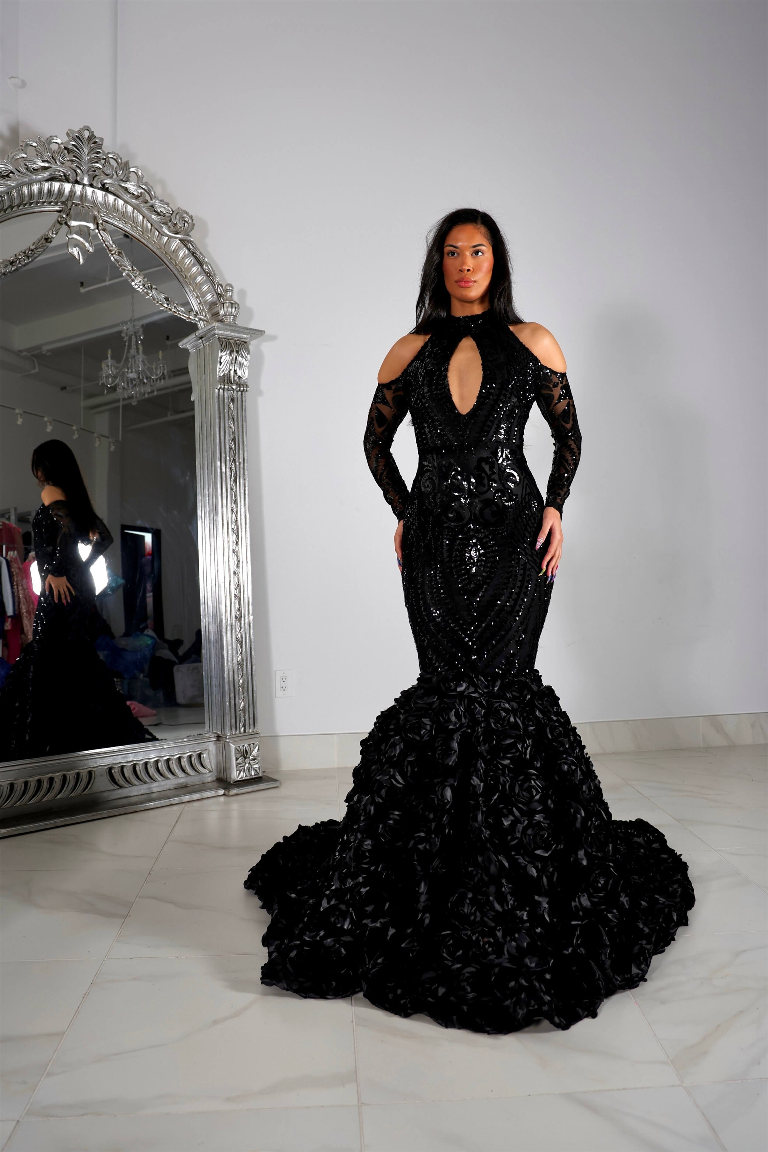 Black Long Sleeves Prom Dress With Appliques Long Flowers Mermaid