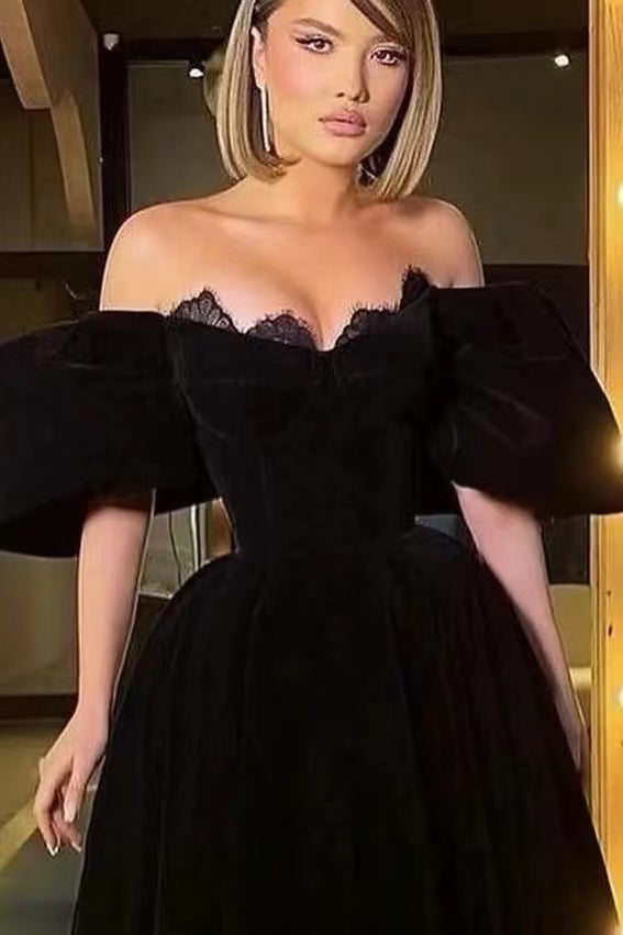 Black Off the Shoulder Strapless Bubble Sleeves Prom Dress With Lace