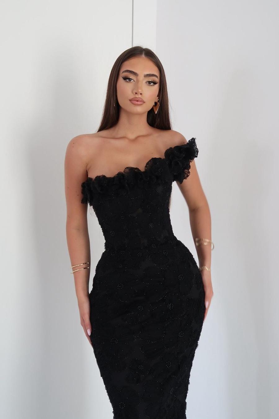 Black One Shoulder Sleeveless Lace Appliques Mermaid Long Prom Dress