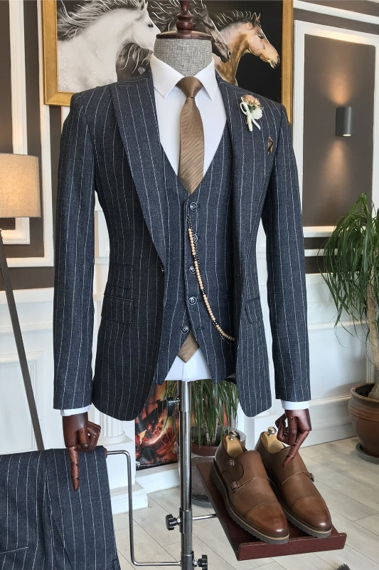 Peaked Lapel Three Pieces Black Business Suits