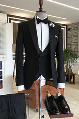 Black Peaked Lapel Three Pieces Simple Men Suits For Wedding