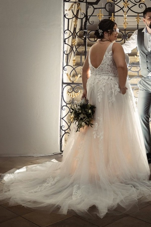 27DRESS Boho Sleeveless Plus Size Wedding Dresses with Lace Applique