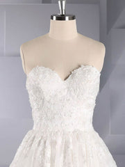 Breathtaking Ball Gown Sweetheart Tulle Sweep Train Wedding Dresses with Beading