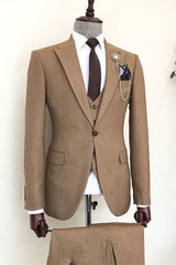 Brown Peaked Lapel Three Pieces Men Suits For Business