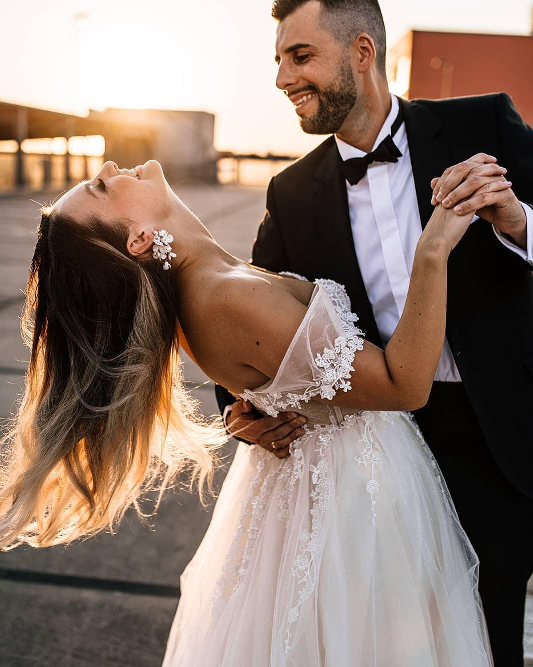 Champagne Off-the-Shoulder Beach Wedding Dress Tulle With Appliques-27dress