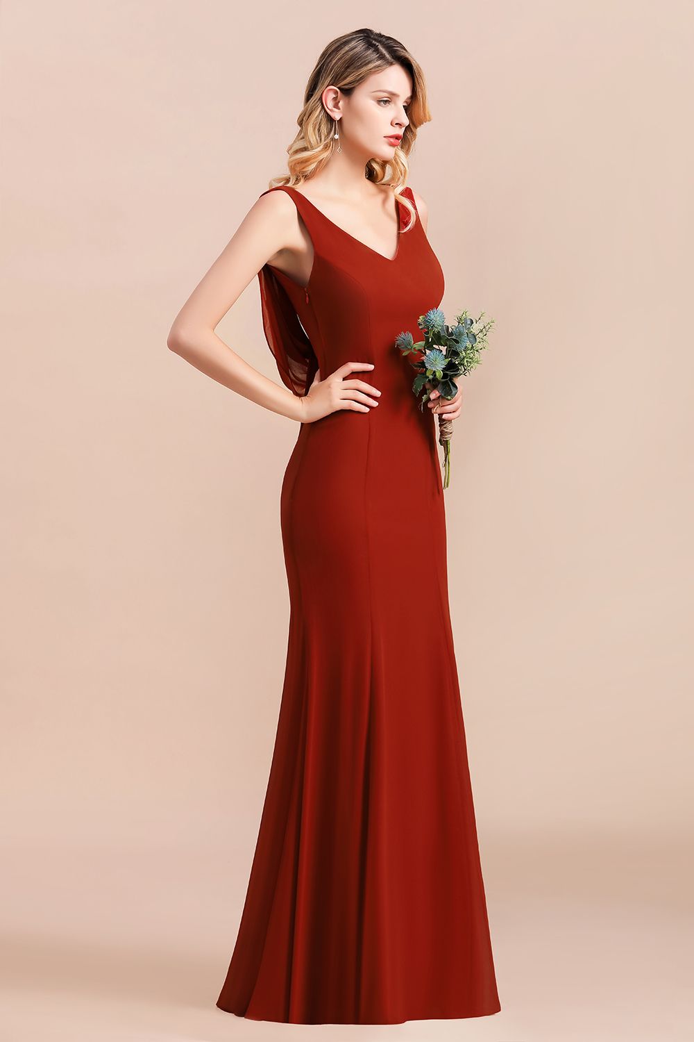 Load image into Gallery viewer, Charming Mermaid V-Neck Drapped Back Bridesmaid Dress Online-27dress
