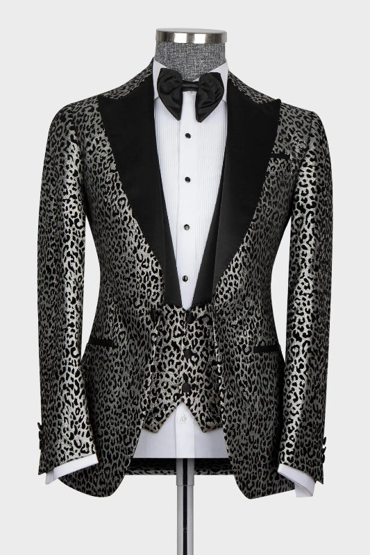 Charming Jacquard Peaked Lapel Three Pieces Silver Prom Suits
