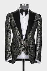 Charming Jacquard Peaked Lapel Three Pieces Silver Prom Suits
