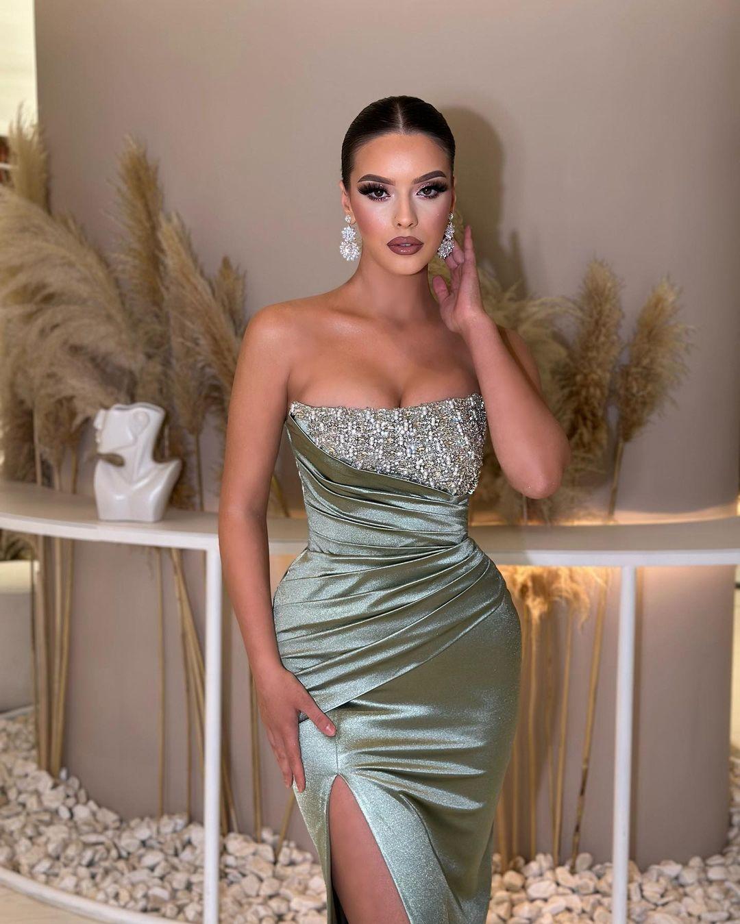 Charming Strapless Sleeveless Beading Sleeveless Split Prom Dress with Ruffles