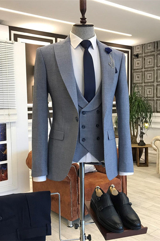 Chic Blue Peaked Lapel Three Pieces Men Suits For Prom