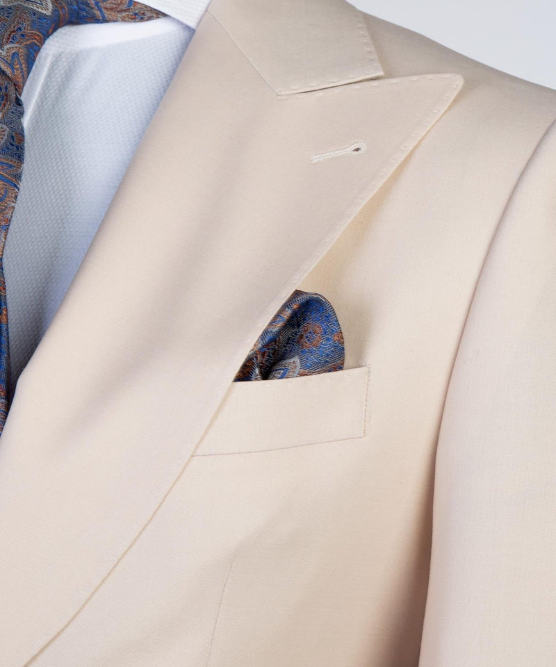 Chic Champagne Peaked Lapel Three Pieces Best Fitted Men Suits