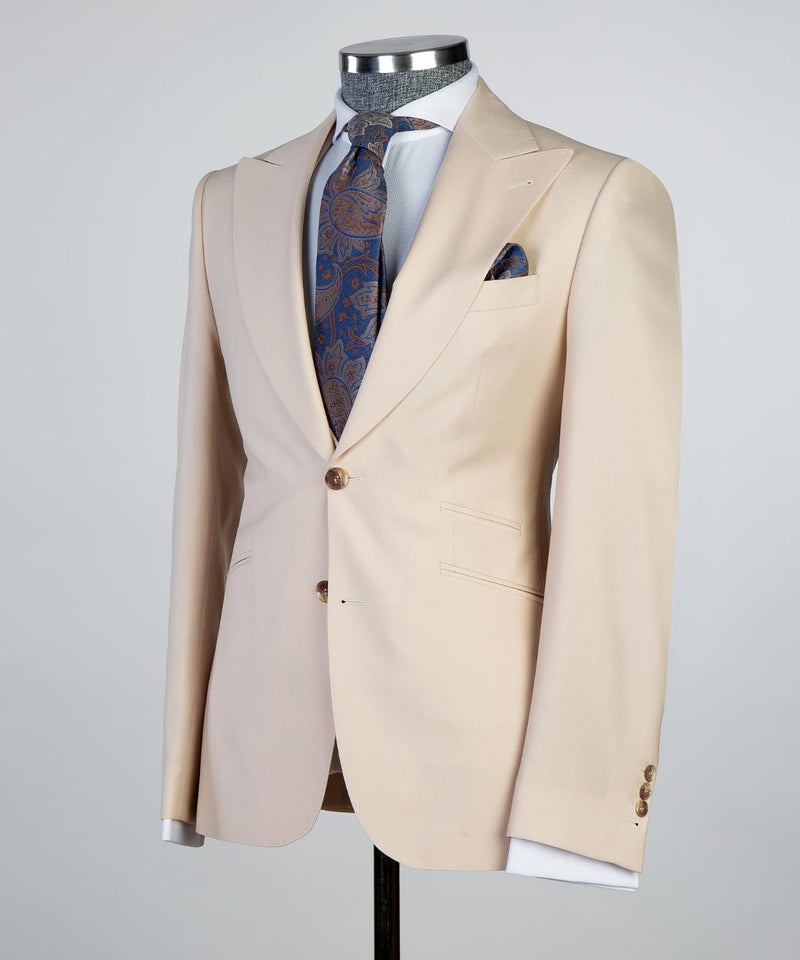 Chic Champagne Peaked Lapel Three Pieces Best Fitted Men Suits