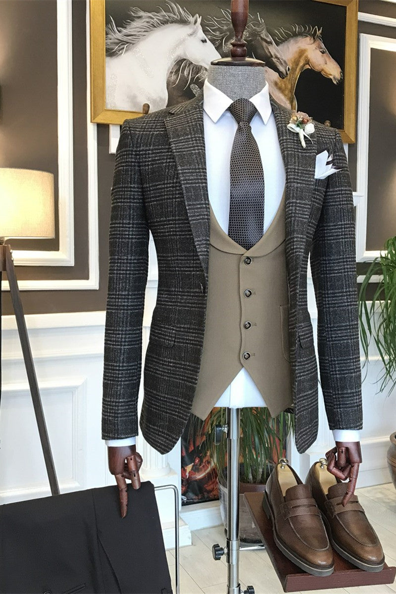Chic Coffee Plaid Three Pieces Peaked Lapel Business Men Suits