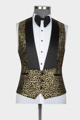 Chic Jacquard Peaked Lapel Three Pieces Gold Prom Suits