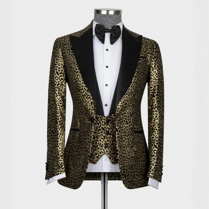 Chic Jacquard Peaked Lapel Three Pieces Gold Prom Suits