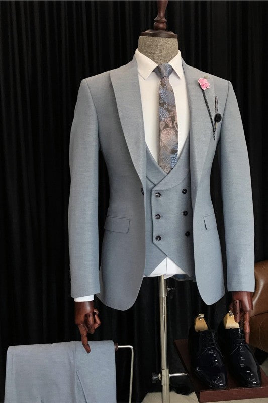 Chic Peaked Lapel Three Pieces Men Gray Business Suits