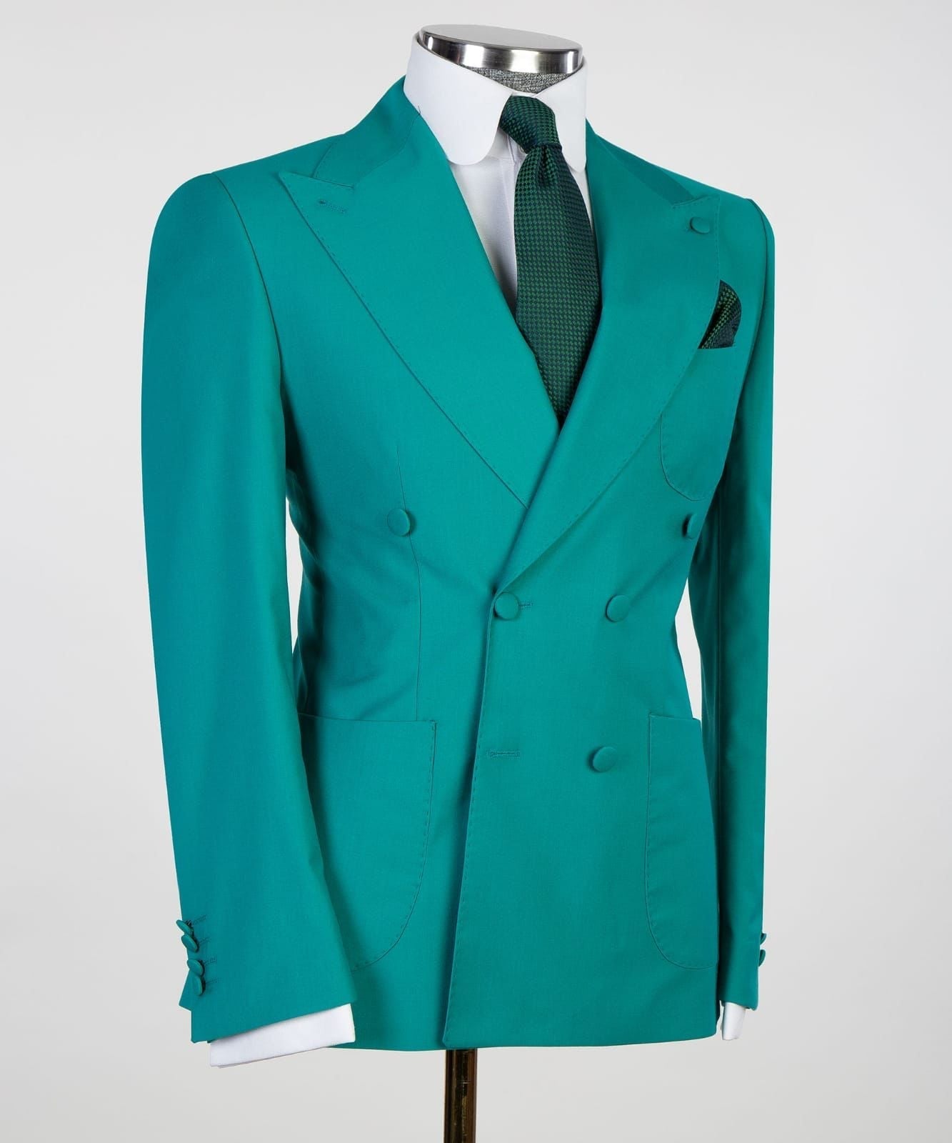 Chic Close Fitting Two Pieces Double Breasted Peaked Lapel Green Prom Suits