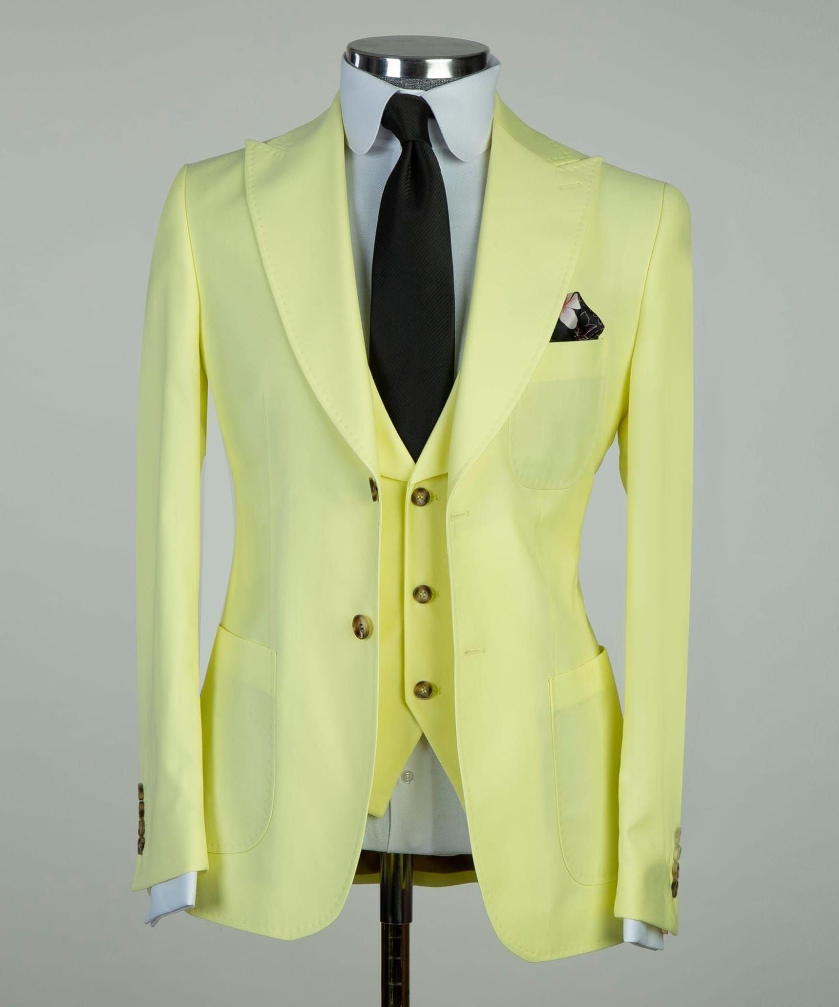 Chic Light Peaked Lapel Three Pieces Men Yellow Business Suits