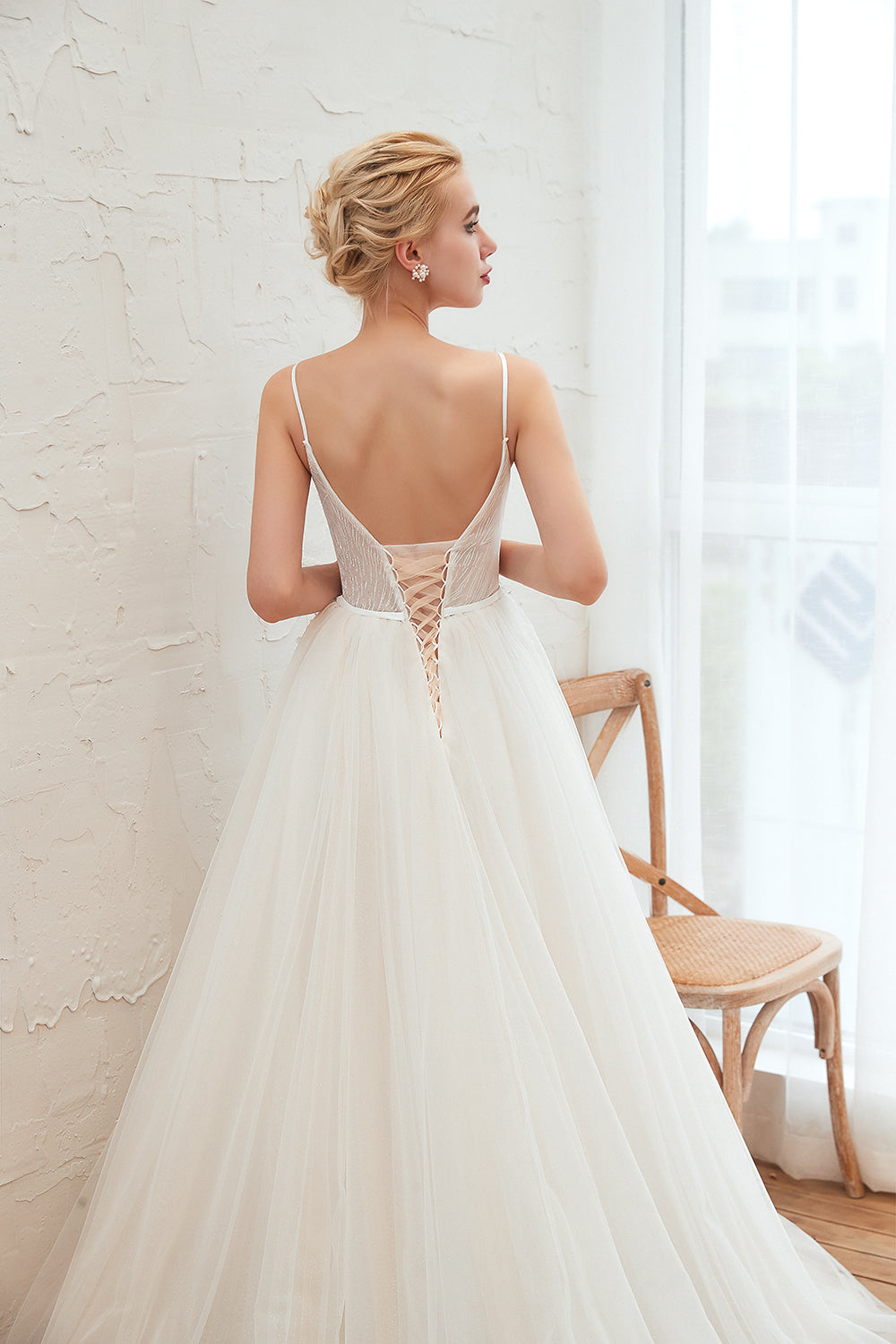 Chic Spaghetti Straps V-Neck Ivory Tulle Wedding Dresses with Appliques-27dress
