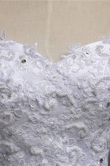Chic Strapless Sweetheart Tulle Lace Wedding Dresses Sleeveless Appliques Bridal Gowns with Beadings-27dress