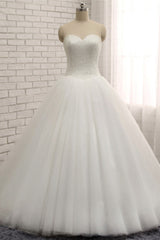 Chic Sweetheart Pearls White Wedding Dresses A-line Tulle Ruffles Bridal Gowns Online-27dress