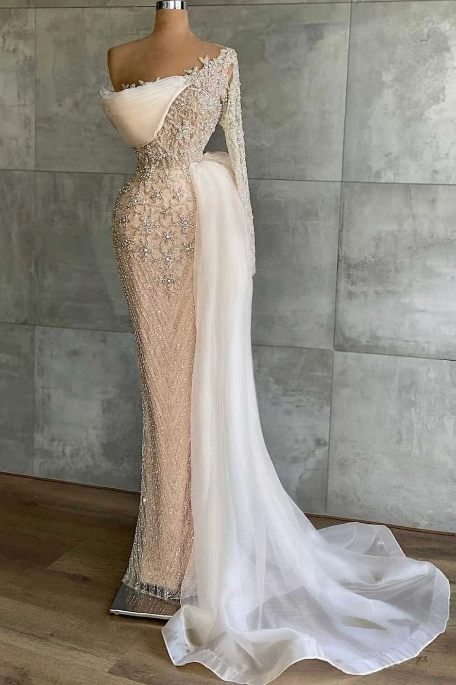Chic White Mermaid Appliques Prom Dress Beaded With Long Sleeve Ruffles