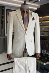 Chic White Striped Notched Lapel Slim Fit Men Suits For Prom
