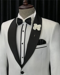 Chic White Three Pieces Slim Fit Wedding Groom Suits