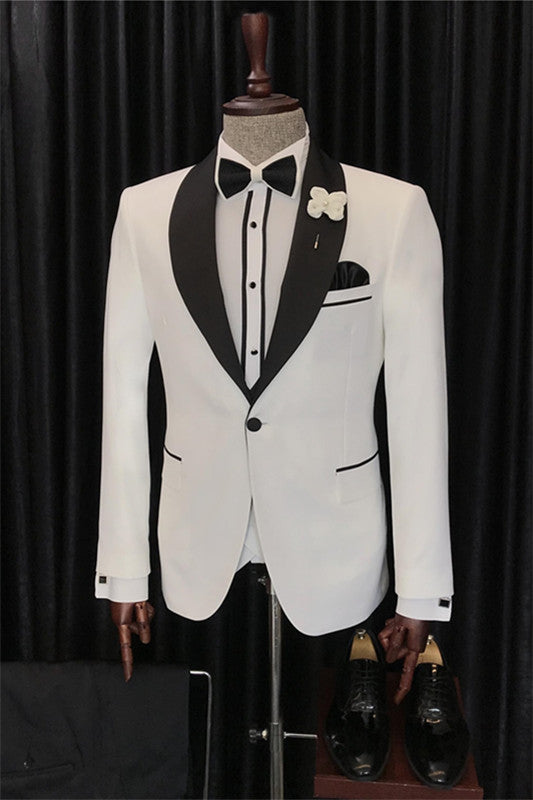 Chic White Three Pieces Slim Fit Wedding Groom Suits