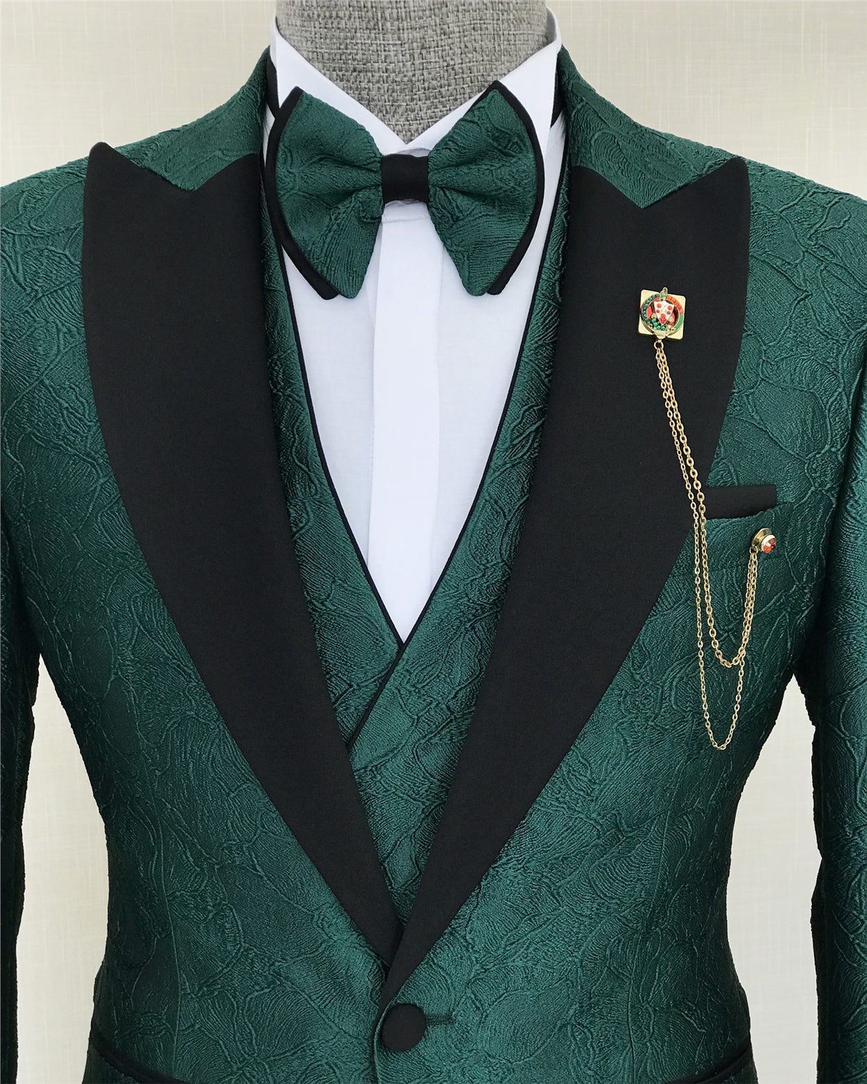 Dark Green Three Piece Jacquard Peaked Lapel Men Prom Suit