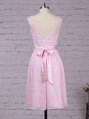 Elegant Lace Chiffon Scoop Neck A-line Knee-length Bridesmaid Dresses with Sashes/Ribbons