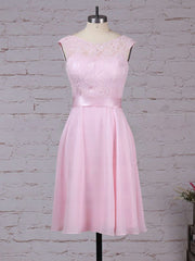 Elegant Lace Chiffon Scoop Neck A-line Knee-length Bridesmaid Dresses with Sashes/Ribbons