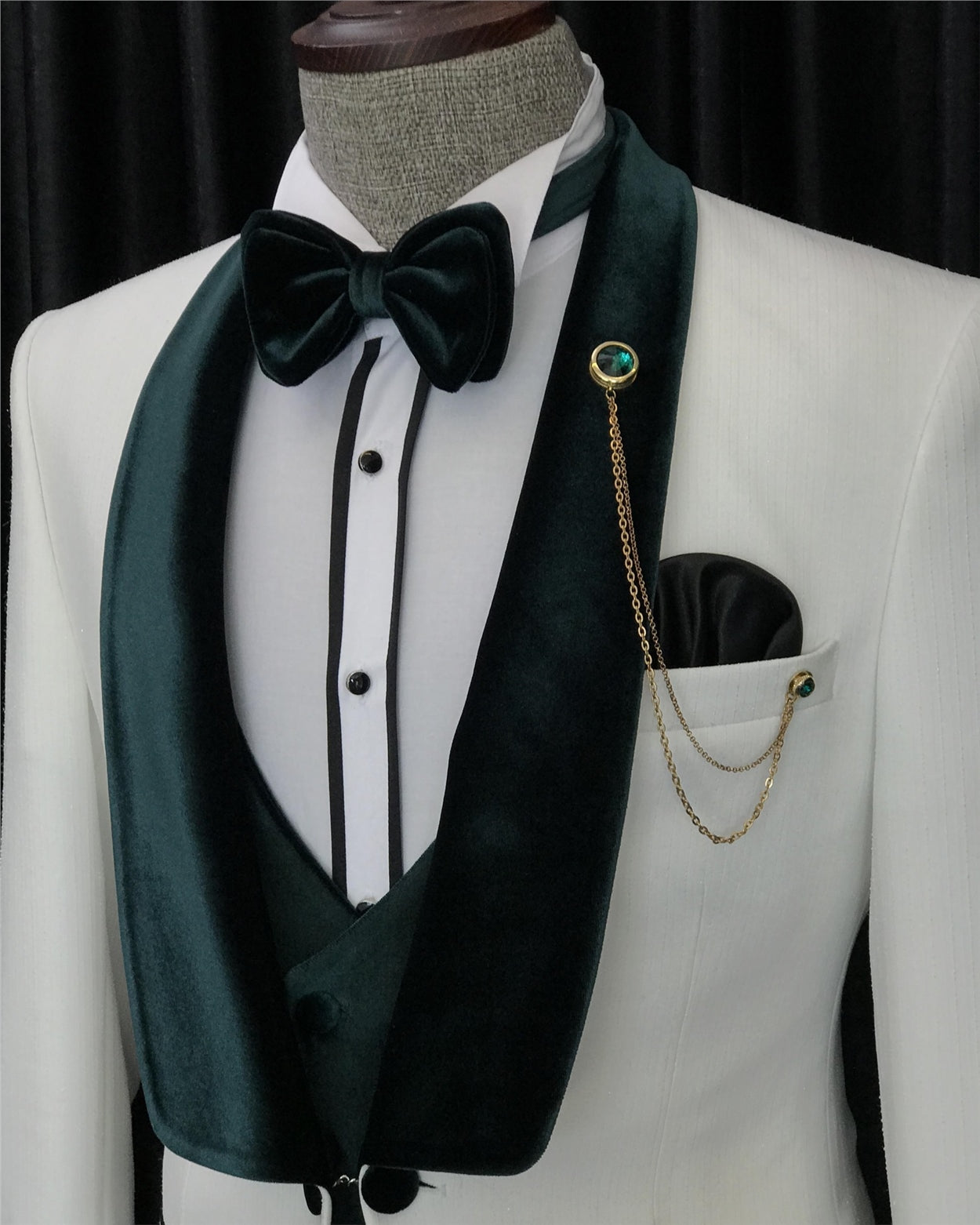 Fashion Cool Velvet Shawl Lapel Three Pieces White Wedding Suits